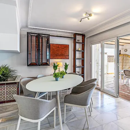 6 Bedroom Beautiful In 別荘 *