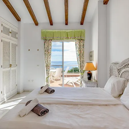 6 Bedroom Beautiful In 別荘