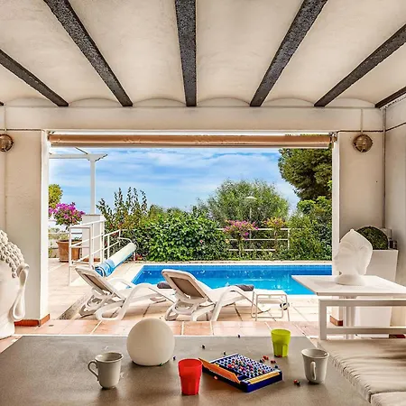 6 Bedroom Beautiful In 別荘